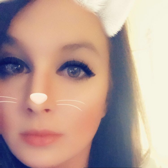 Meet your Posher, Katie - Picture 1 of 1